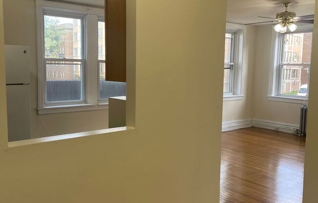 1 bed, 1 bath, 650 sqft, $1,250, Unit 4801-B2