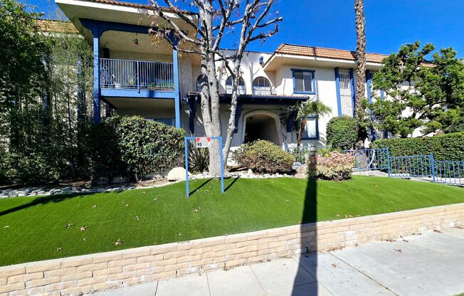 2 beds, 2 baths, 1,000 sqft, $3,195, Unit 205