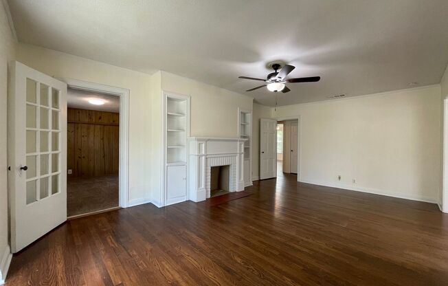 2 beds, 1 bath, $1,895