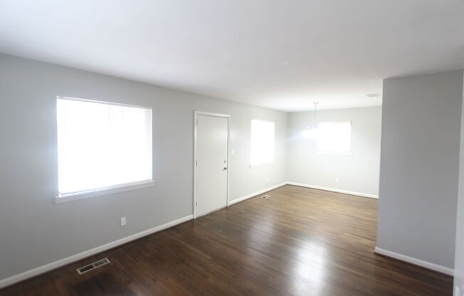 4BR 1BA - Cute and Classic Charmer!!