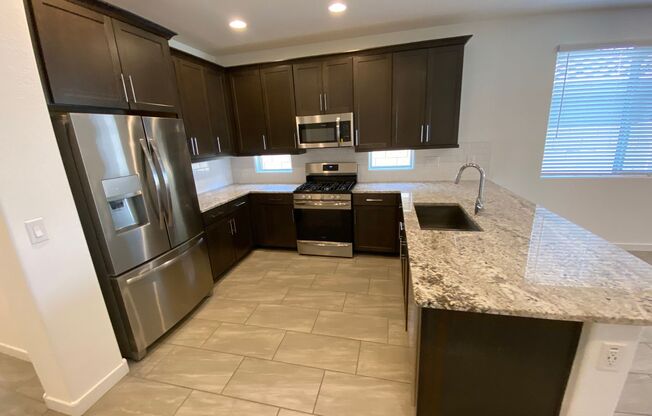 5 beds, 3 baths, $2,745