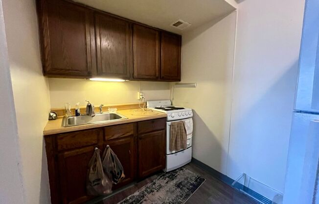 1 bed, 1 bath, $895, Unit 502