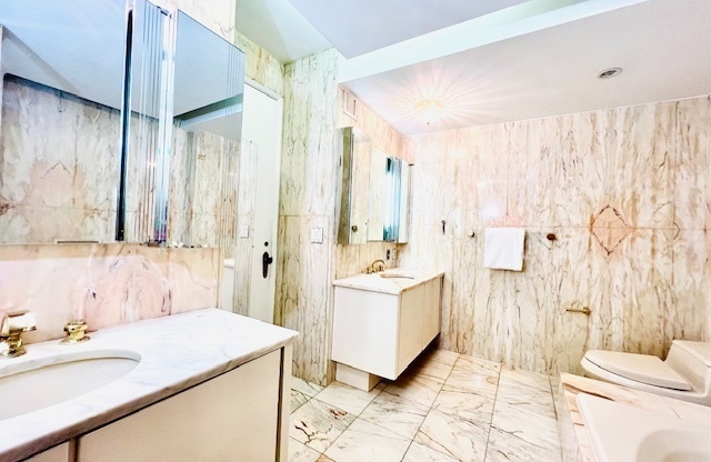 3 beds, 3.5 baths, 2,441 sqft, $20,000, Unit 35H36H