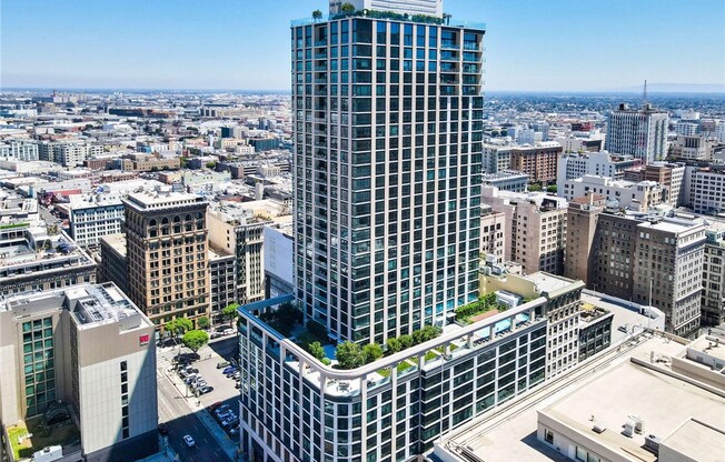 1 bed, 1 bath, 711 sqft, $3,200, Unit 2411
