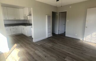 2 beds, 1 bath, $2,500, Unit 06