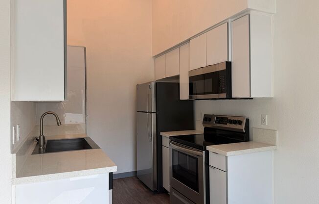 2 beds, 2 baths, 925 sqft, $3,185, Unit A120