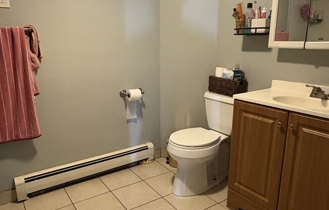 2 beds, 1 bath, 904 sqft, $2,300, Unit 2
