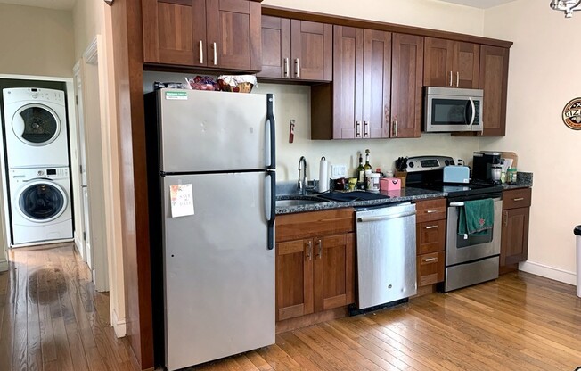 4 beds, 2 baths, $6,300, Unit 4