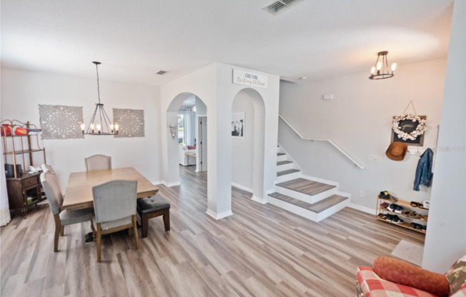 4904 ADAIR OAK DR