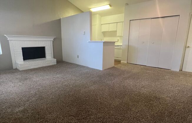 2 beds, 2 baths, 1,038 sqft, $1,085, Unit 2604