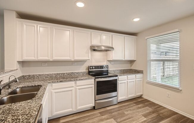 4 bedroom- 8 miles from Randolph Air Force Base -Available now!!