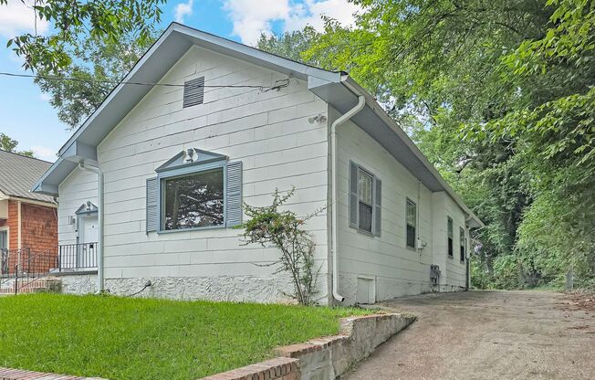 1111 Lawton [Roman]