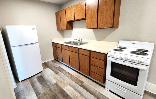 Studio, 1 bath, 425 sqft, $1,050, Unit 202