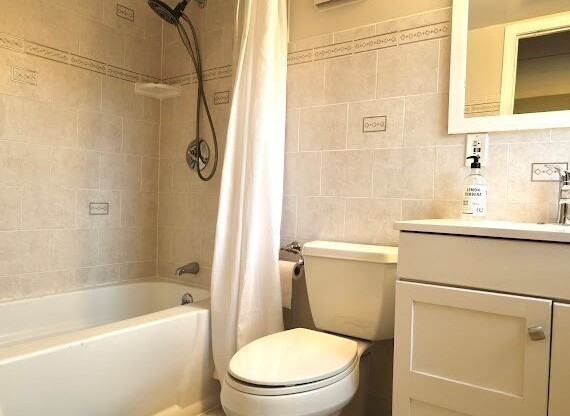 2 beds, 2 baths, 1,030 sqft, $2,600, Unit 43B