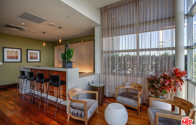 1 bed, 1 bath, 970 sqft, $2,700, Unit 707