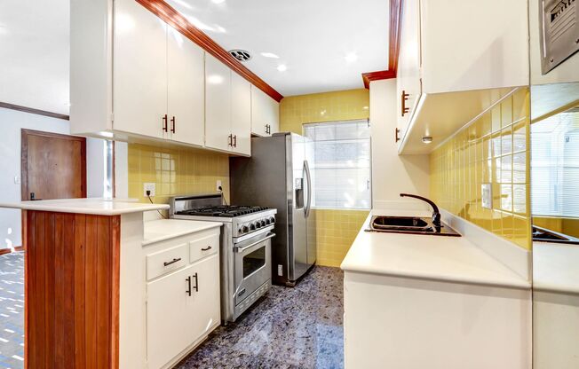 807 5th Street in Santa Monica.  Steps to Montana Ave and 5 blocks to the beach!