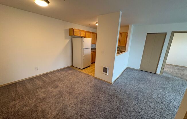 1 bed, 1 bath, 736 sqft, $1,550, Unit 354-3033
