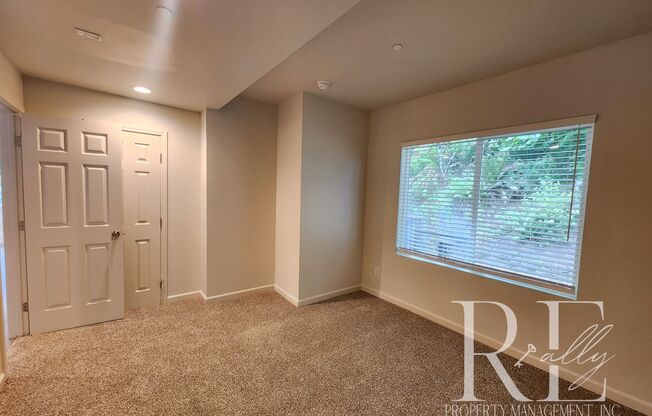 2 beds, 1 bath, $1,600, Unit Unit 3