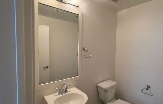 1 bed, 1.5 baths, 889 sqft, $2,740, Unit 256