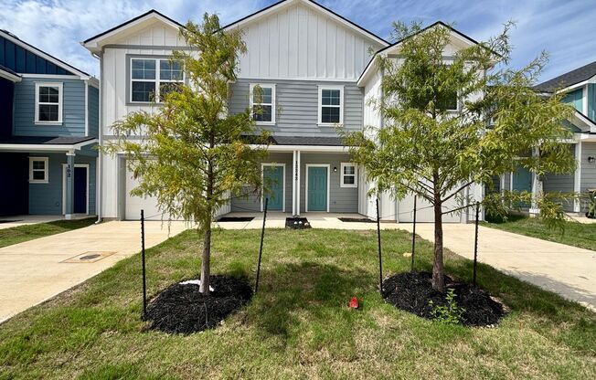 Brand New 3 Bd 2.5 Full Bath Townhouse Near UTSA & LaCantera