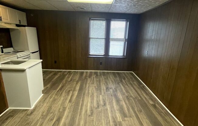 1 bed, 1 bath, 325 sqft, $1,025, Unit UNIT 8 *