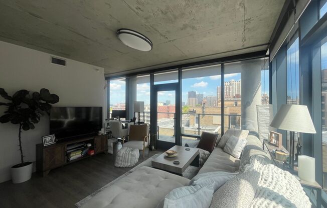 1 bed, 1 bath, 725 sqft, $3,240, Unit 1101