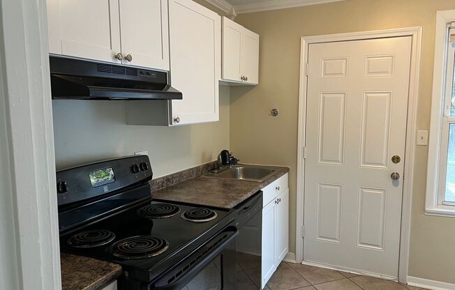 3 beds, 1 bath, $1,495