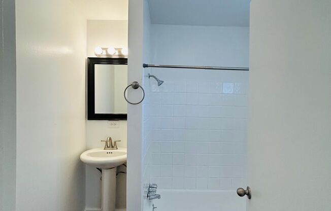 1 bed, 1 bath, $750, Unit MA9137