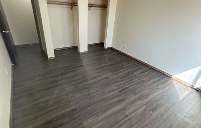 1 bed, 1 bath, 700 sqft, $899, Unit Custer-314