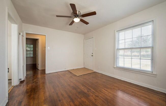Charming Home in Prime Grand Prairie Location!