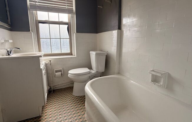 1 bed, 1 bath, $1,050, Unit 305