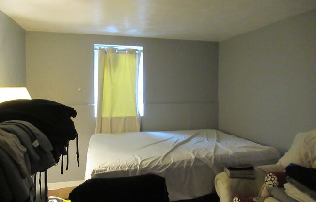 Spacious 3 bed/1 bath basement unit available June 10th