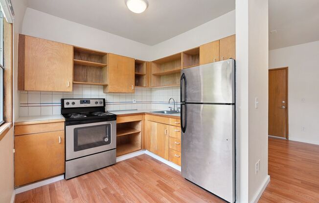 Studio, 1 bath, 400 sqft, $1,195, Unit C16