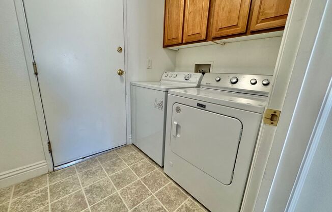 2 beds, 2.5 baths, $1,650, Unit # 2