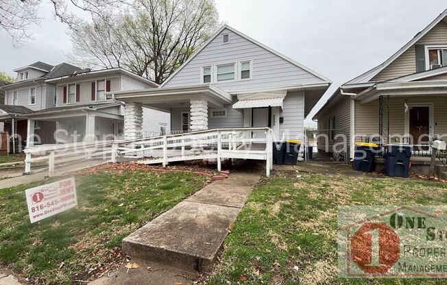 Charming 4-bedroom, 2-bathroom House in Kansas City!!