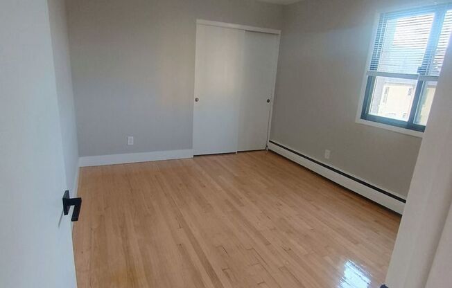 1 bed, 1 bath, $1,125, Unit 216