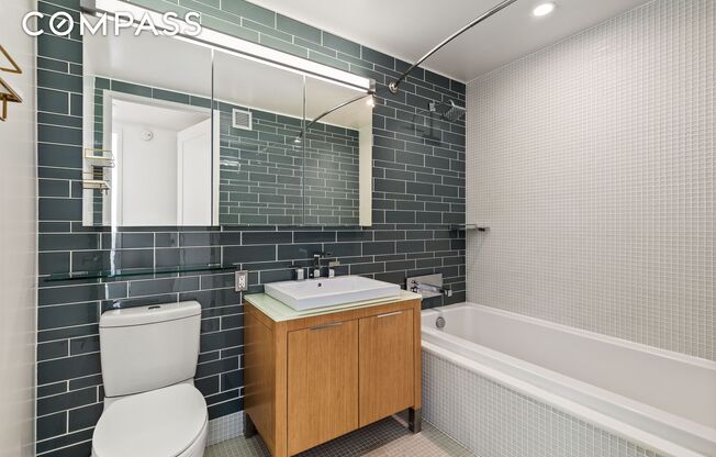 1 bed, 1 bath, 690 sqft, $5,700, Unit 4B