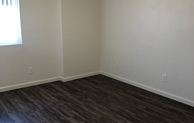 2 beds, 1 bath, 950 sqft, $1,200, Unit 221