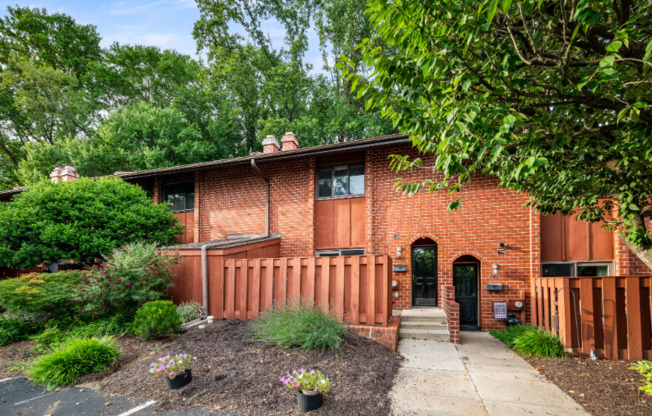 404 WORTHINGTON DR