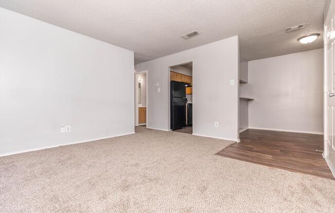 2 beds, 2 baths, 810 sqft, $1,230