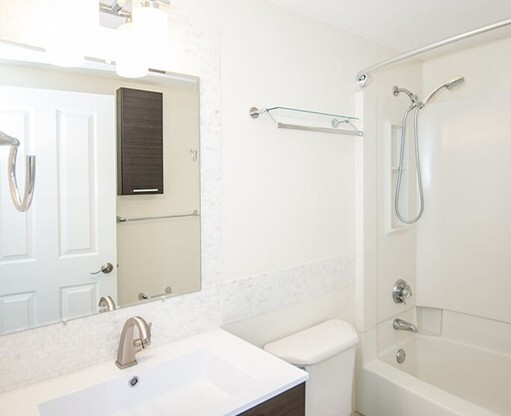 2 beds, 2 baths, 1,014 sqft, $4,100, Unit 1521