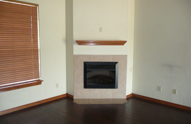 3 beds, 2 baths, $1,500