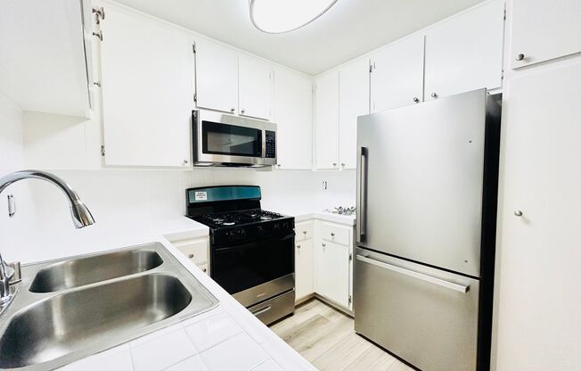 1 bed, 1 bath, $2,295, Unit 110