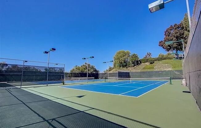 Beautiful 2 Bed, 2.5 Bath Condo in La Mesa