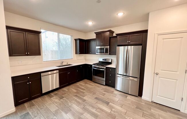 $2,200 Alluvial & Fowler, 3 Beds - Chennault Ln, Clovis - Gated HOA Community!