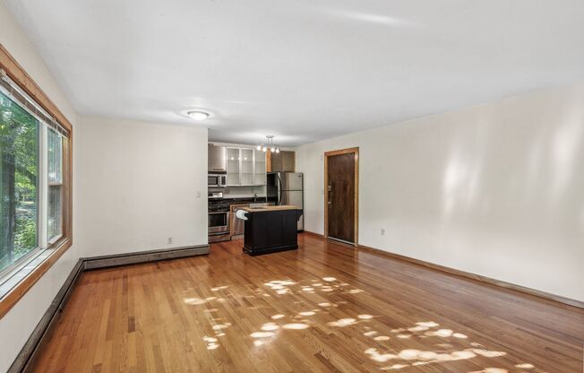 1 bed, 2 baths, 800 sqft, $1,425, Unit 12