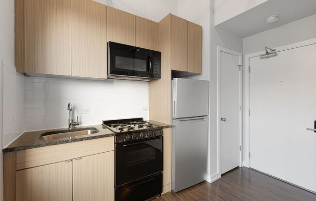 Studio, 1 bath, 204 sqft, $1,375, Unit 707