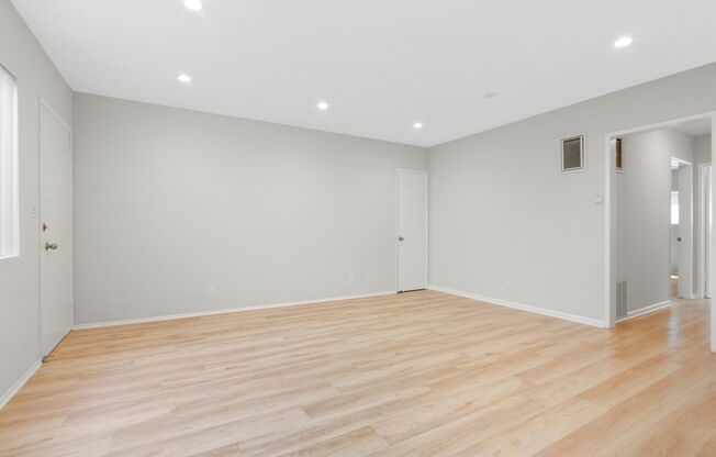 2 beds, 2 baths, 1,100 sqft, $3,095, Unit 4