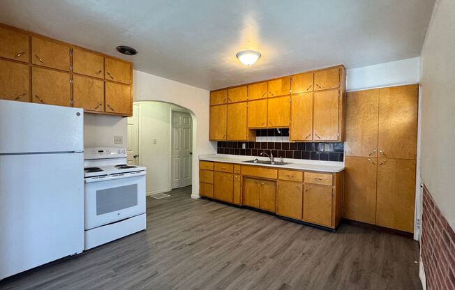 3 bedroom, 2 bath Single Family house