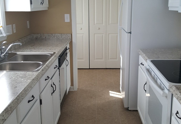 3 beds, 2 baths, $1,250